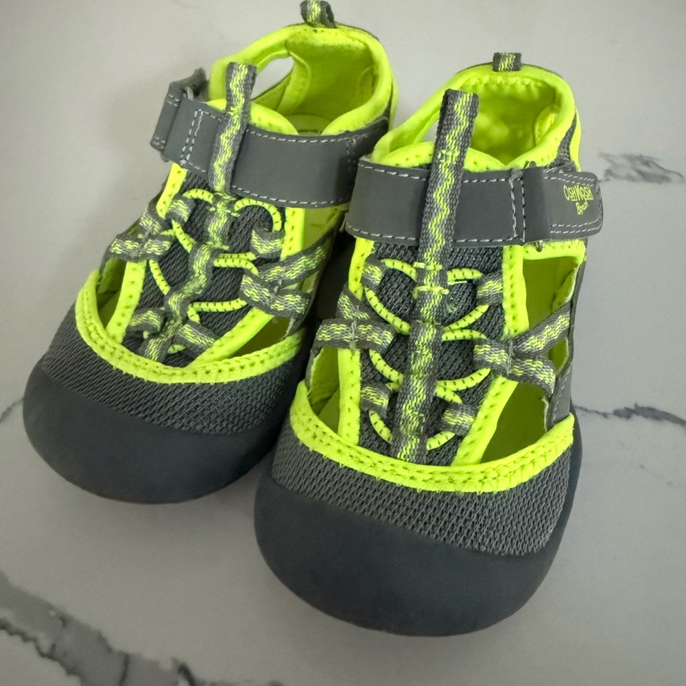 OshKosh B'gosh Neon Yellow and Gray Kids Water Shoes